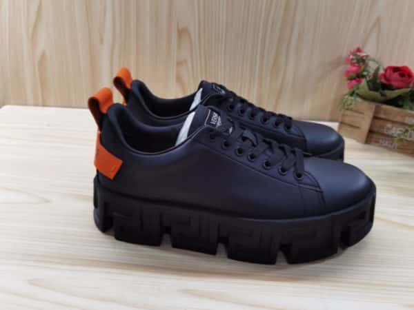 Triples Trainer Sneakers 2000060