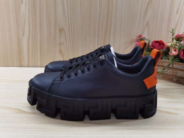 Triples Trainer Sneakers 2000060