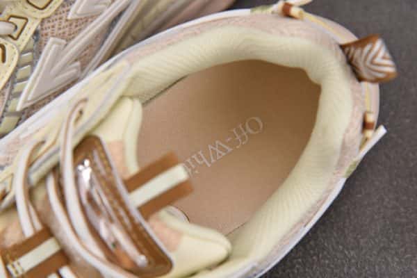 OFW Be Right Back BRB000013