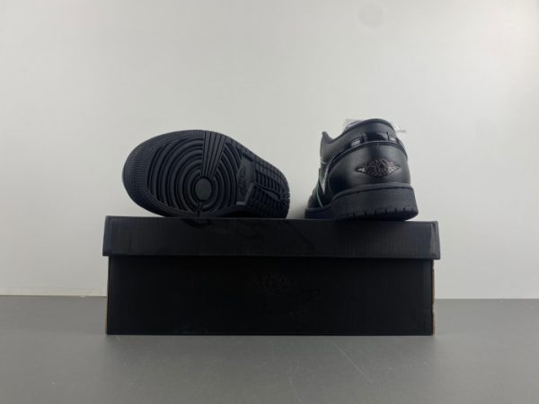 Air Jordan 1 Low "Black Cat Mascot" Hm3690-001