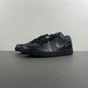 Air Jordan 1 Low "Black Cat Mascot" Hm3690-001