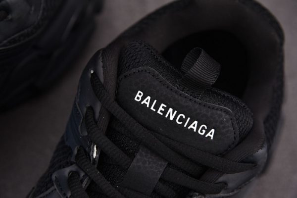 Sneaker Track 5000155