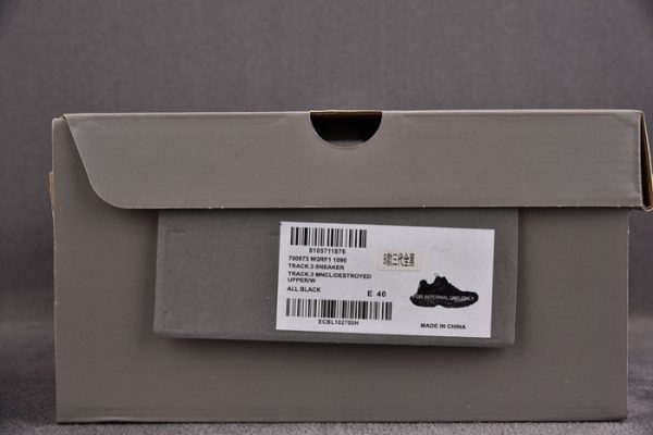 Sneaker Track 5000155