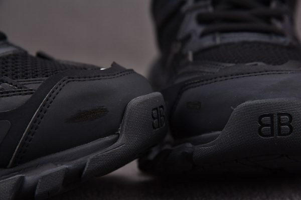 Sneaker Track 5000155