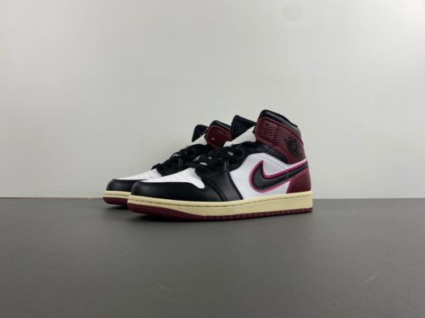 Air Jordan 1 Mid Se Bordeaux Fq7818-101