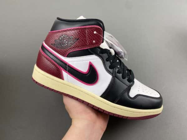 Air Jordan 1 Mid Se Bordeaux Fq7818-101