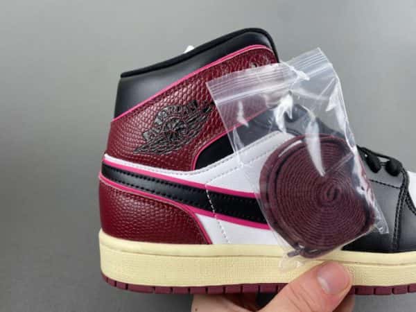 Air Jordan 1 Mid Se Bordeaux Fq7818-101