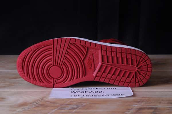 Air Jordan 1 Retro High Og ''Banned'' 2016 555088-001