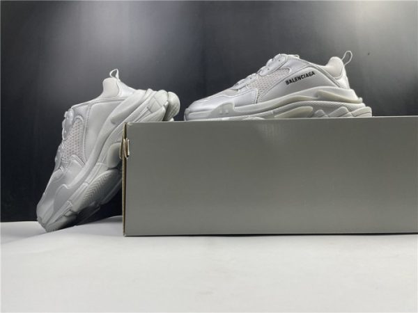 Triples Trainer Sneakers 2000032