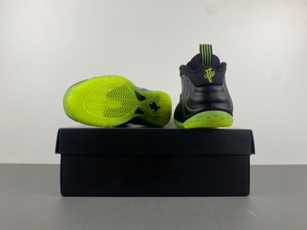 Nike Air Foamposite One Black Volt HF2902-001