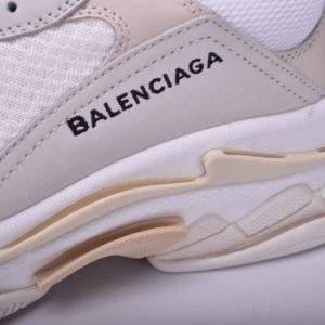 balenciaga_17fw_triple_s_cream_490671-w06f1-9000_7_