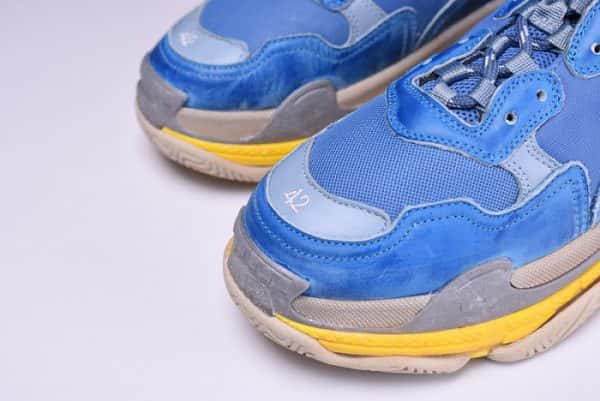 Triples Trainer Sneakers 2000007