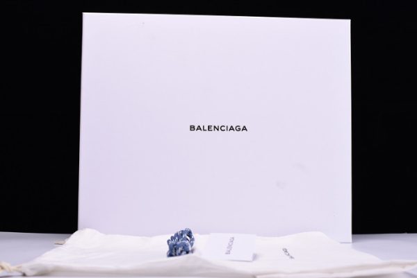 Triples Trainer Sneakers 2000007