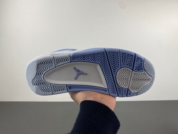 Air Jordan 4 WMNS "Aluminum" HV0823-100