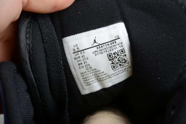 Air Jordan 1 Mid Black Hyper Royal 554724-068