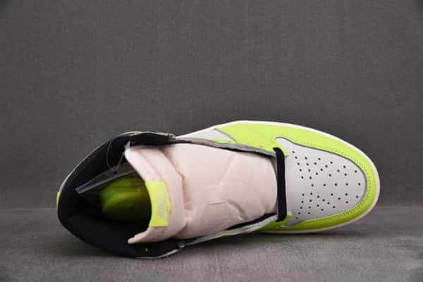 Air Jordan 1 High Og "Volt" 555088-702