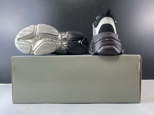 Triples Trainer Sneakers 2000018