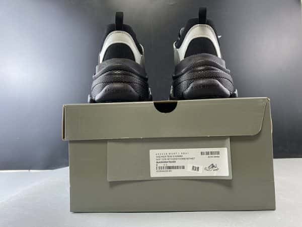 Triples Trainer Sneakers 2000018