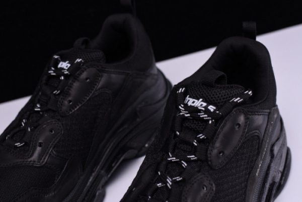 Triples Trainer Sneakers 2000002