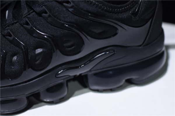 Nike Air Vapormax Plus Triple Black 924453-004