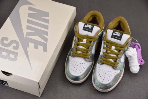 Nike SB Dunk Low Alexis Sablone Chameleon HJ3386-300