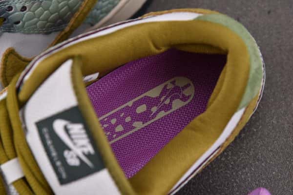 Nike SB Dunk Low Alexis Sablone Chameleon HJ3386-300