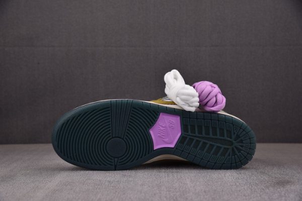 Nike SB Dunk Low Alexis Sablone Chameleon HJ3386-300