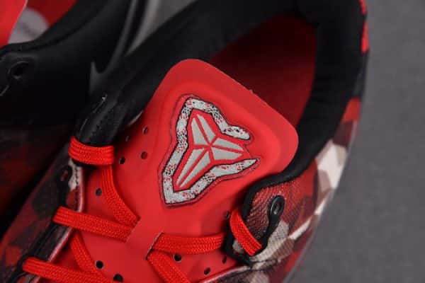 Nike Kobe 8 Milk Snake 555035-601