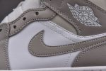 Air Jordan 1 Mid ''Light Bone'' 554724-082