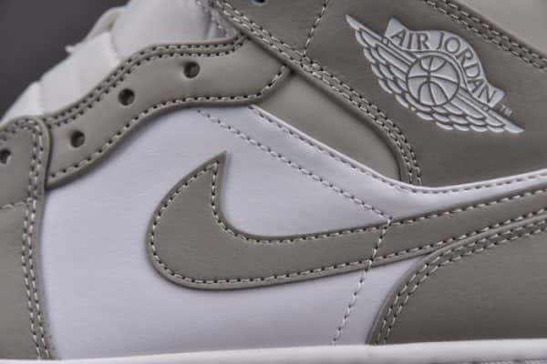 Air Jordan 1 Mid ''Light Bone'' 554724-082