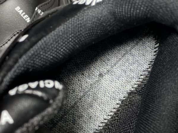 Triples Trainer Sneakers Letters 2000015