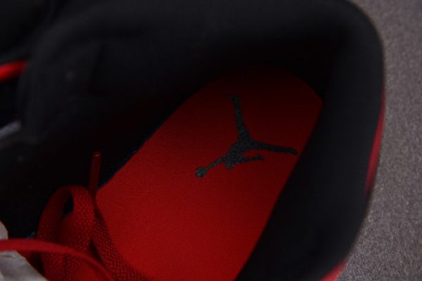 Air Jordan 1 Mid Gym Red Black Toe Dq8426-106