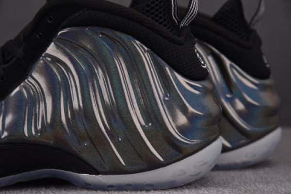 Nike Air Foamposite One Hologram 314996-900