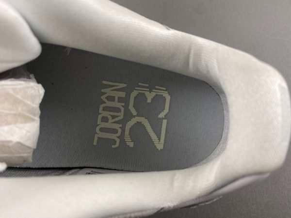 Air Jordan 11 Low CNY Year Of The Snake HQ7000-001