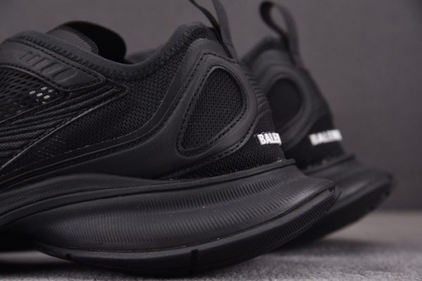 Sneaker Circuit 7000004