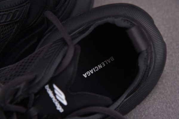 Sneaker Circuit 7000004