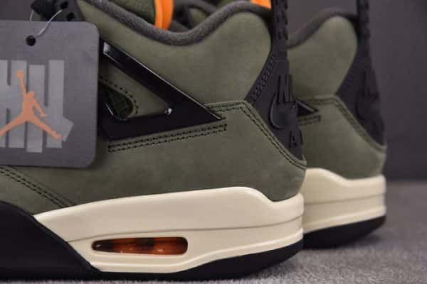 Jordan 4 Retro OG SP Undefeated (2025) IB1519-200