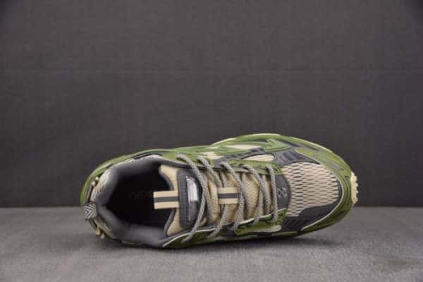 OFW Be Right Back BRB000015