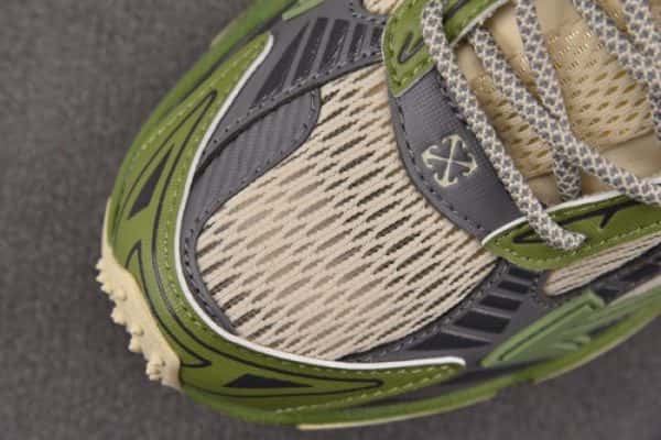 OFW Be Right Back BRB000015