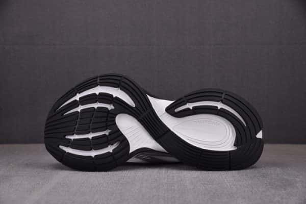 Sneaker Circuit 7000002