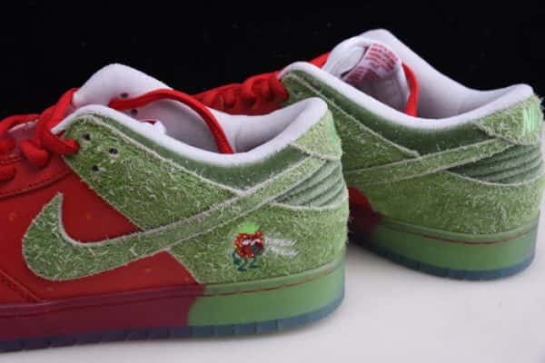 Nike Dunk Low Sb "Strawberry Cough" Cw7093-601