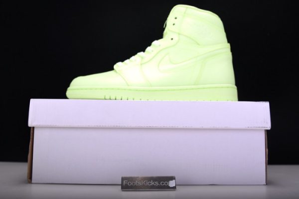 Air Jordan 1 Retro High Barely Volt Ah7389-700