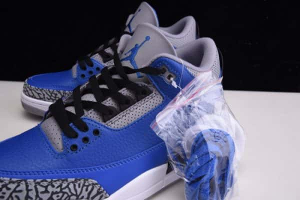 Air Jordan 3 Retro "Varsity Royal" Ct8532-400