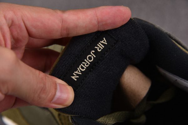 Air Jordan 4 Craft "Medium Olive" Fb9927-200