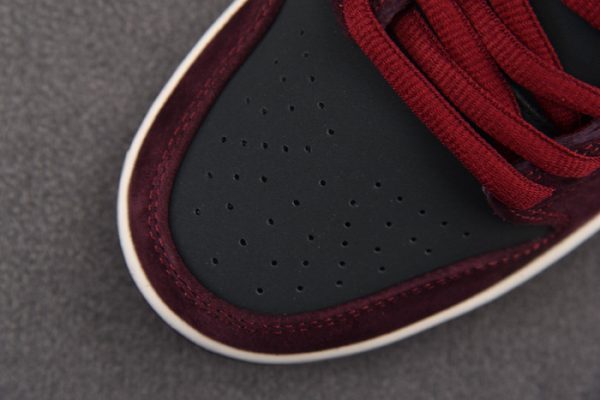 Riot Skateshop Nike SB Dunk Low FZ1289-200