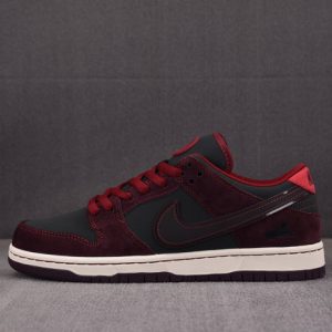 Riot Skateshop Nike SB Dunk Low FZ1289-200