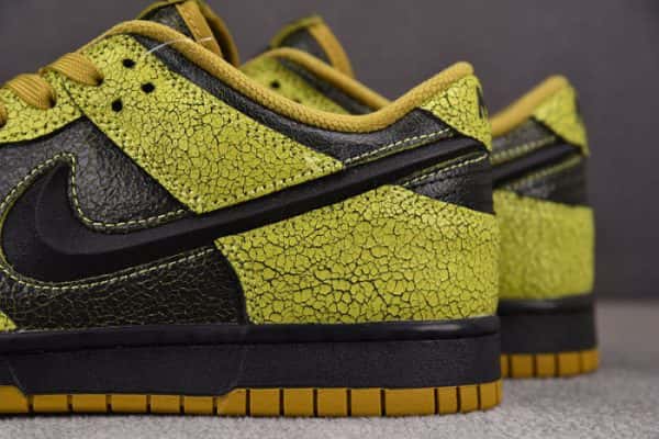 Nike Dunk Low QS Halloween Skull HV6103-300