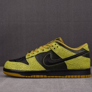 Nike Dunk Low QS Halloween Skull HV6103-300