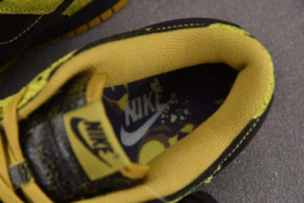 Nike Dunk Low QS Halloween Skull HV6103-300
