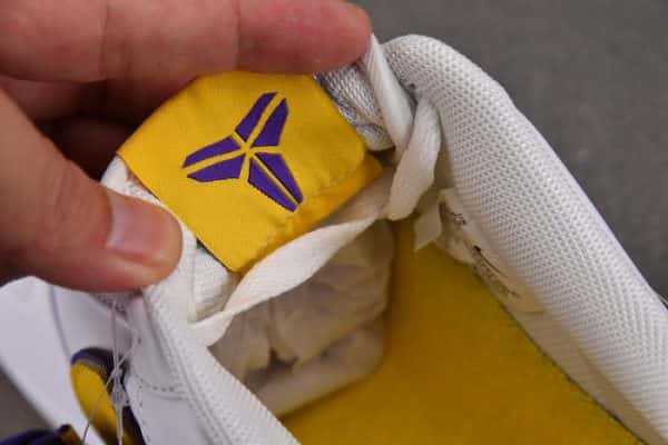 Kobe Bryant X Nike Air Force 1 Low FZ1151-101